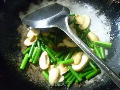 Make Garlic fried mushrooms step 9