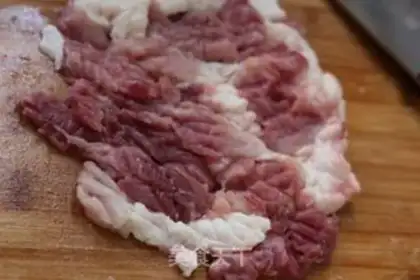 Make Worm grass and meatballs step 2
