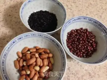 Make Purple peanut porridge step 0