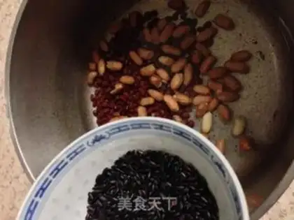 Make Purple peanut porridge step 1