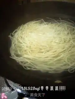 Make Onion noodles step 0
