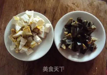 Make Three-coloured eggs step 1