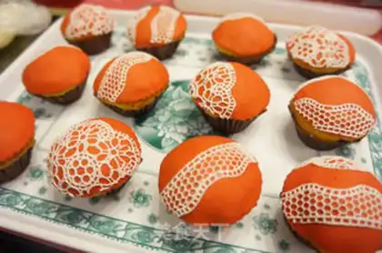 Make Rolling sugar cupcakes step 5