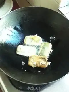 Make Jell-O fish step 2