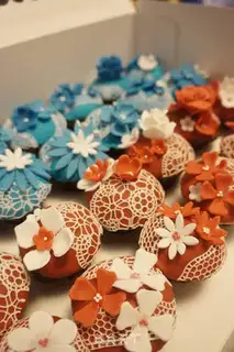 Make Rolling sugar cupcakes step 11