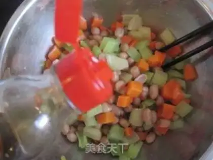 Make Celery with peanuts step 5