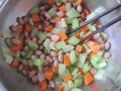 Make Celery with peanuts step 6