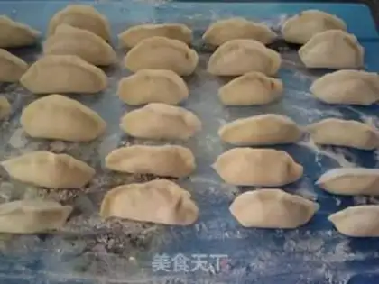 Make Sweet pepper abalone mushroom dumplings step 5