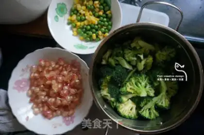 Make The Christmas flower ring salad step 4