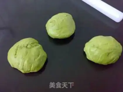 Make Green tea cream toast step 3