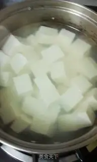 Make Tofu bass soup step 1