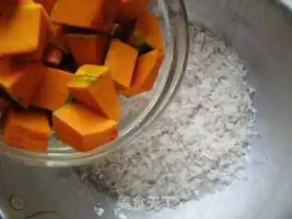 Make Pumpkin rice step 1