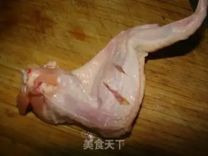 Make New Orleans fried chicken wings step 0