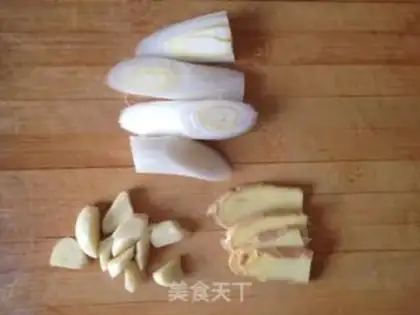 Make Tomato potato stew step 1