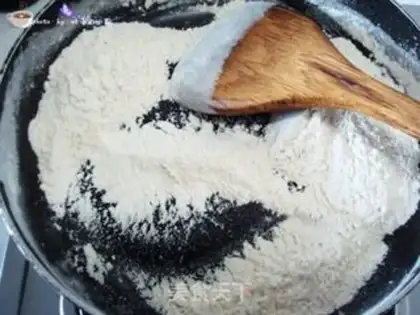 Make Frost peanuts step 1