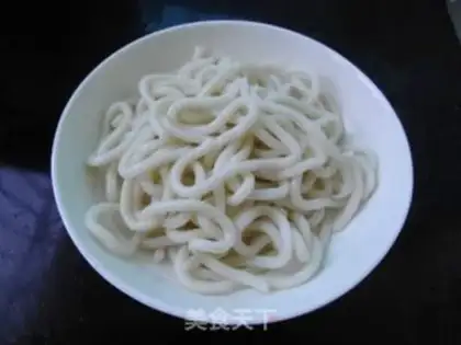 Make Black pepper bacon fried urn noodles step 4