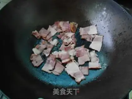 Make Black pepper bacon fried urn noodles step 5