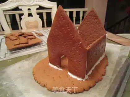 Make Gingerbread house step 7