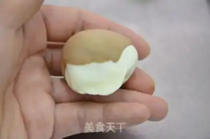 Make Little hedgehog bun step 5