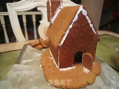 Make Gingerbread house step 8