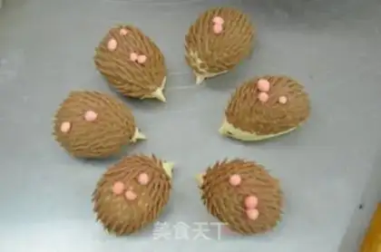 Make Little hedgehog bun step 9