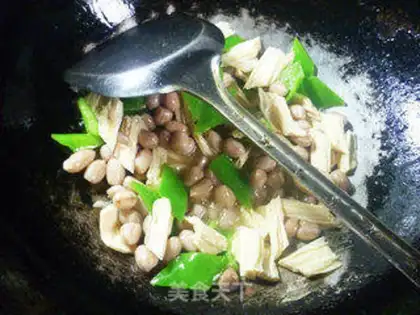 Make Pyramid mashed peanuts step 7