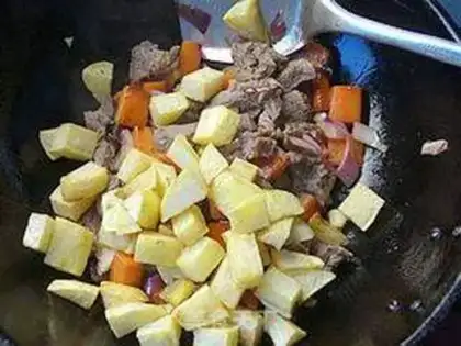 Make Curry potato beef step 9