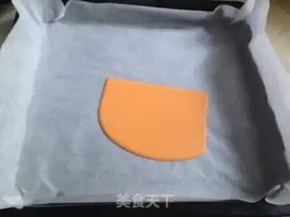 Make Christmas stake cake step 1