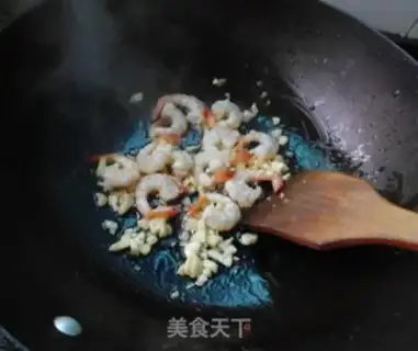 Make Tomato shrimp pasta step 6