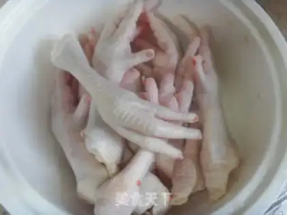 Make The fragrance claws step 0