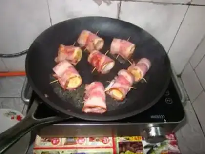 Make Bacon banana roll step 5