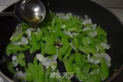 Make The Celery Lily step 16