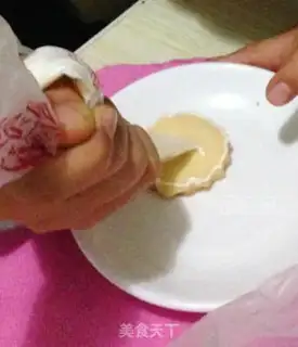 Make The cashew fruit boy cookies step 10