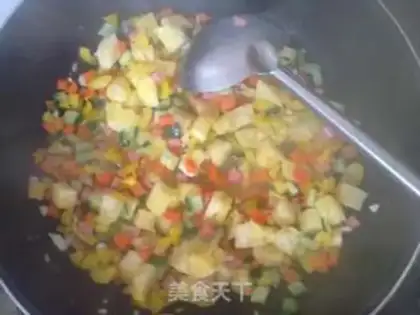 Make Pineapple rice step 2