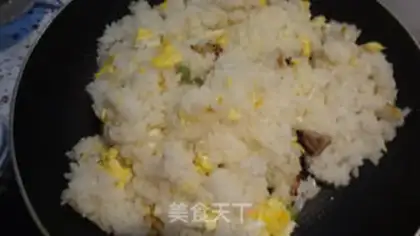 Make Nutritional delicious fried rice step 8
