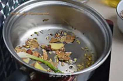 Make Red beef noodles step 2