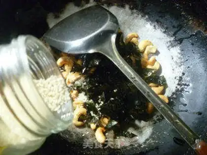 Make Sesame moss for cashew nuts step 4