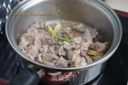 Make Red beef noodles step 4
