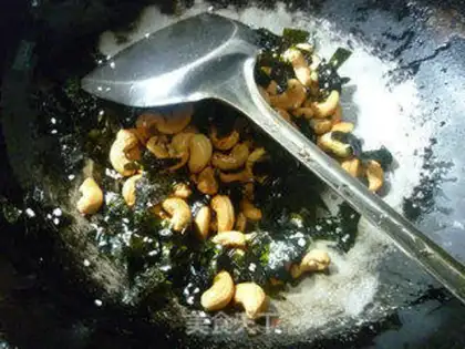 Make Sesame moss for cashew nuts step 5