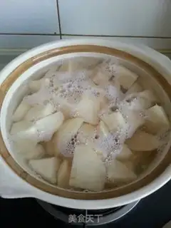 Make Silver spoons of ice cream and Sydney step 3