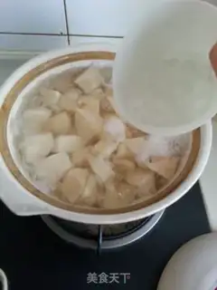 Make Silver spoons of ice cream and Sydney step 4