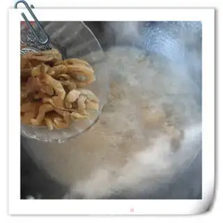 Make Shrimp-dried veggie noodles step 4