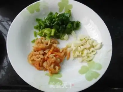 Make Golden pin mushrooms and broccoli step 1