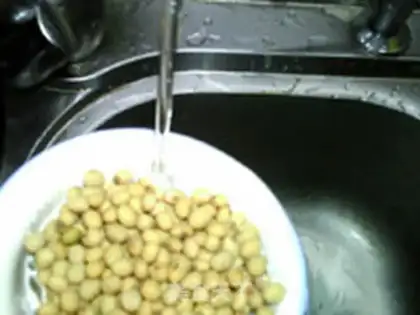 Make Red dates, soybeans step 1