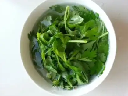 Make Celery leaves step 0