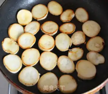 Make Black pepper bacon abalone mushroom fat cow step 6