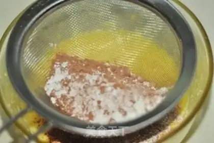 Make Chocolate cupcakes step 4