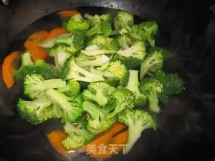 Make Onion broccoli step 2
