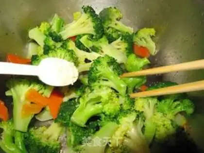 Make Onion broccoli step 5
