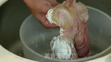 Make The selection and cleaning of pigs